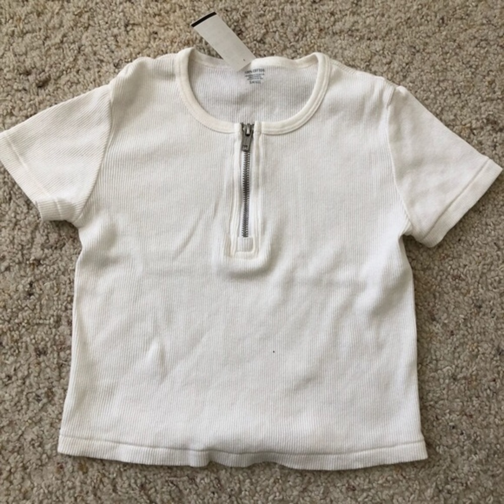 Brandy Melville Cropped Top